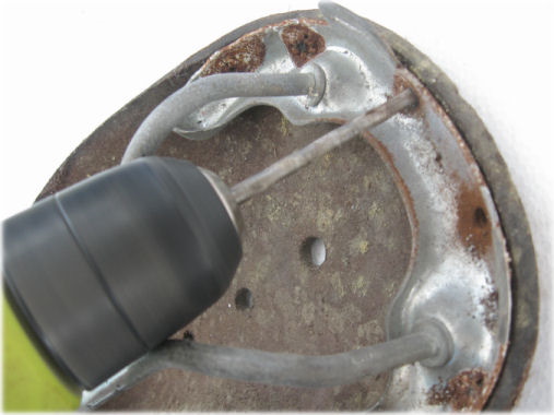 Datei:Drilling-rivets.jpg
